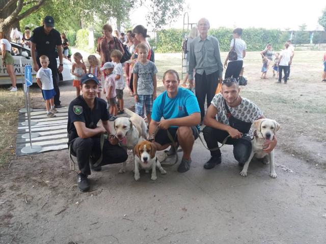 КП "Центр обращения с животными" провело "Уроки доброты" в рамках совместного проекта с полицейскими Управления патрульной полиции
