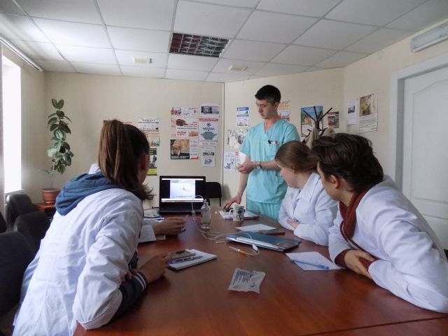 Студенты зооветеринары постигают азы профессии в ветклинике Центра обращения с животными