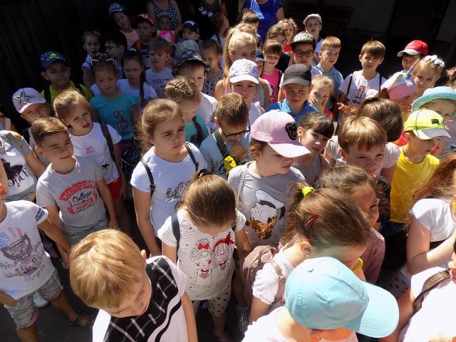 Сегодня в КП «Центр обращения с животными» был поставлен рекорд по количеству детей, приехавших на экскурсии