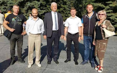 КП "Центр обращения с животными" поздравляет харьковчан с днем города и 75-летней годовщиной освобождения от немецких войск!