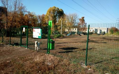 В Харькове стало еще больше оборудованных площадок для выгула и дрессировки собак