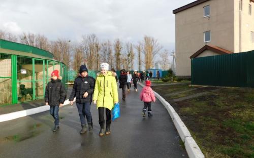 Ребята из Израильского Культурного Центра проведали питомцев Приюта