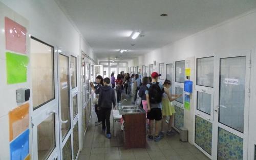 Сегодня в КП «Центр обращения с животными» был поставлен рекорд по количеству детей, приехавших на экскурсии