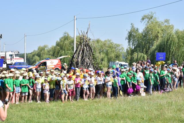 КП "Центр обращения с животными" приняло участие в открытии 22-го ежегодного туристическо-краеведческого слета школьников Новобоварского района г. Харькова